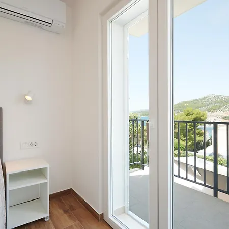 Nela & Sara - 2 Apartman *