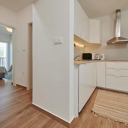 Nela & Sara - 2 Apartman *